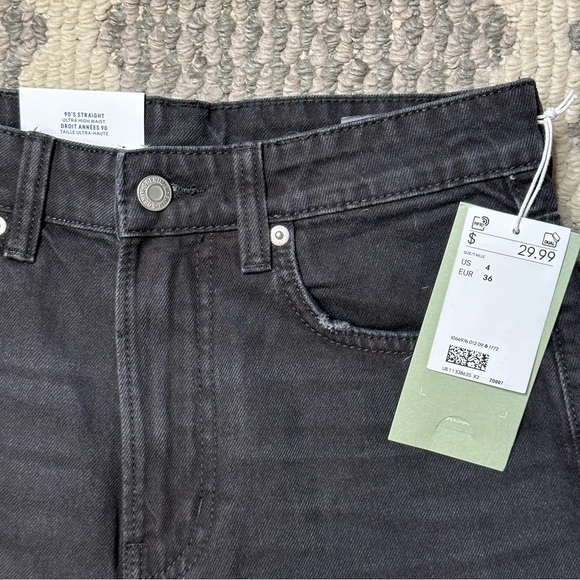 H&M 90s Straight Ultra High Rise Black Distressed Jeans - Picture 8 of 8